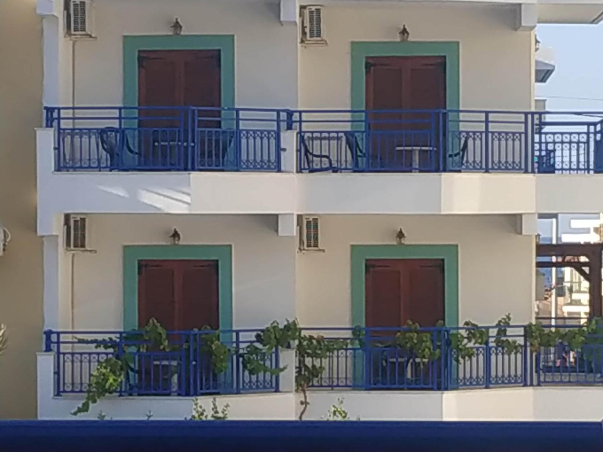 George Studios Σταλίδα Εξωτερικό φωτογραφία